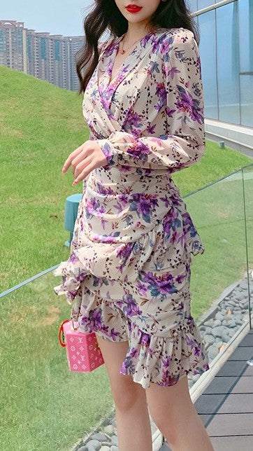 Découvrez l'élégance intemporelle avec cette robe midi en maille, femme qui ose l'élégance.