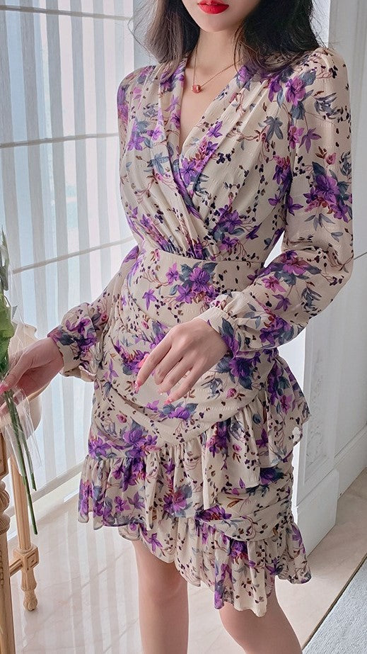 Découvrez l'élégance intemporelle avec cette robe midi en maille, femme qui ose l'élégance.