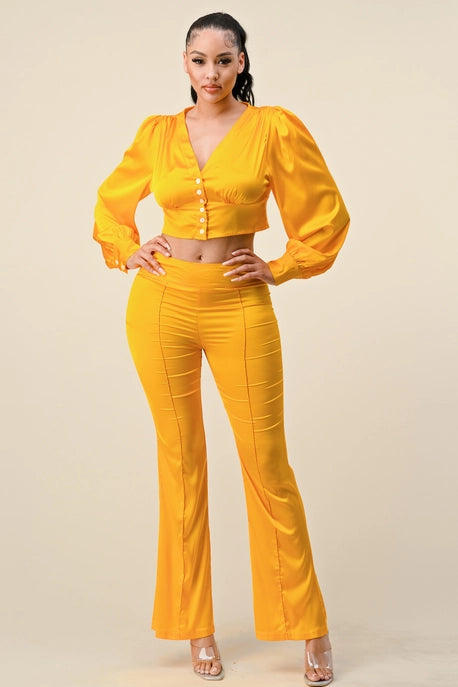 aut et pantalon à manches bouffantes