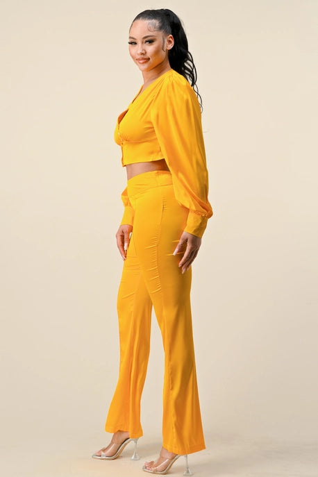 aut et pantalon à manches bouffantes