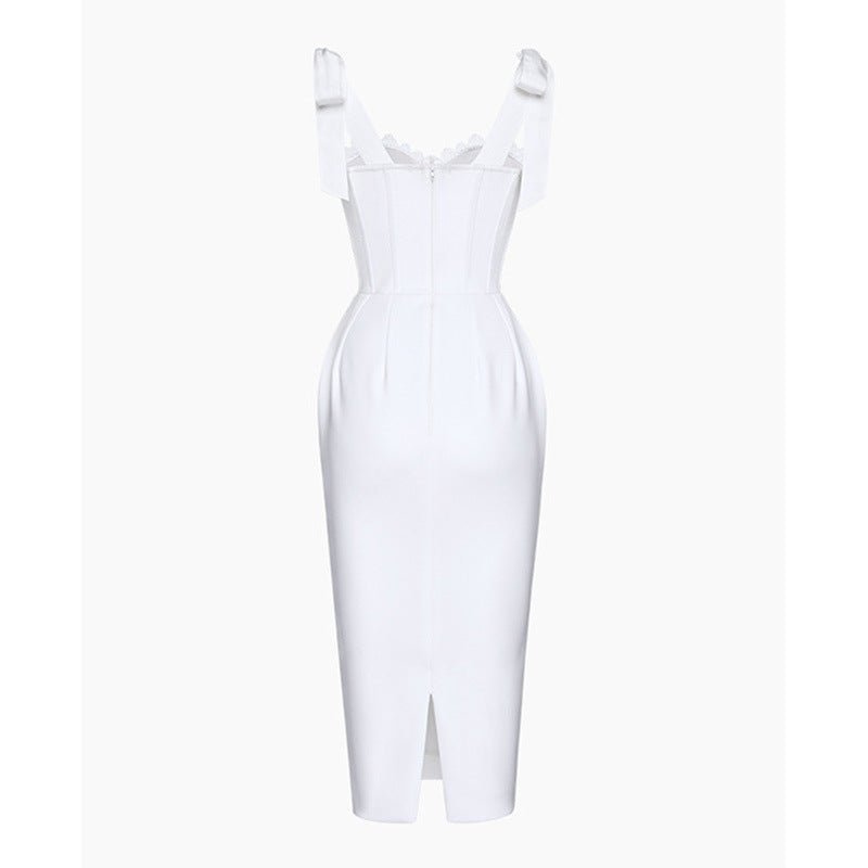 Découvrez cette robe de pansement élégante, parfaite pour vos soirées spéciales.