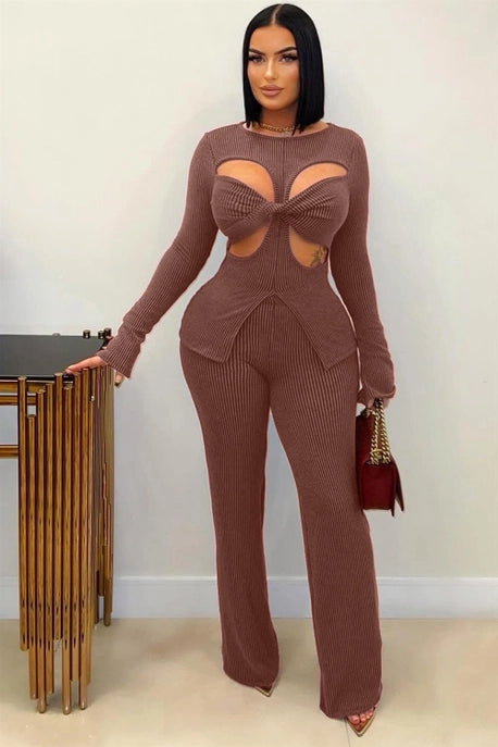 ENSEMBLE HAUT À DÉCOUPES CÔTELÉ ET PANTALON