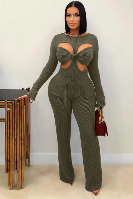 ENSEMBLE HAUT À DÉCOUPES CÔTELÉ ET PANTALON