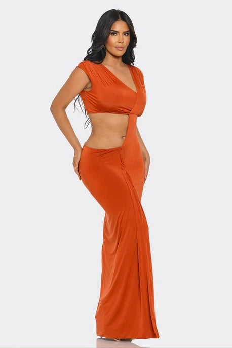 ROBE LONGUE DÉCOUPÉE À LA TAILLE