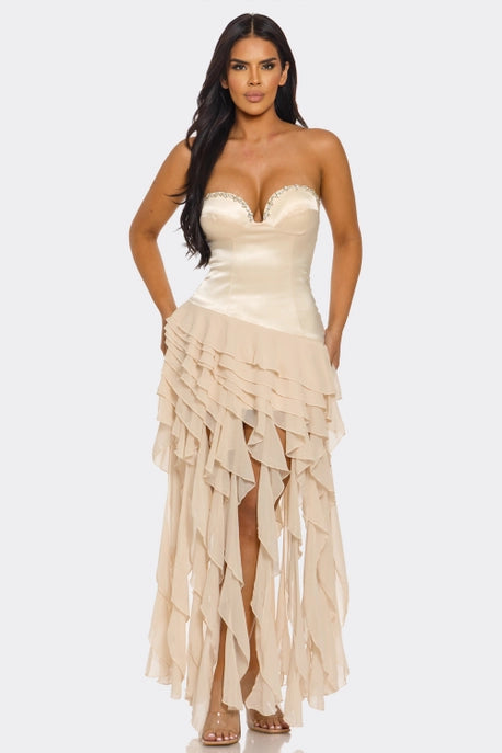 ROBE LONGUE EN SOIE IRRÉGULIÈRE À VOLANTS