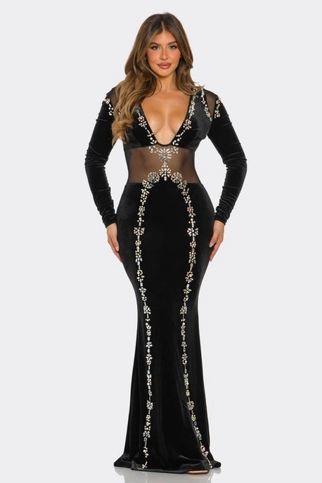 Robe à dos nu profond ornée de strass