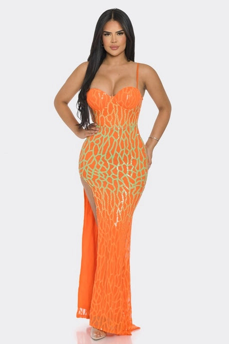 Robe maxi sans manches à paillettes avec découpes latérales