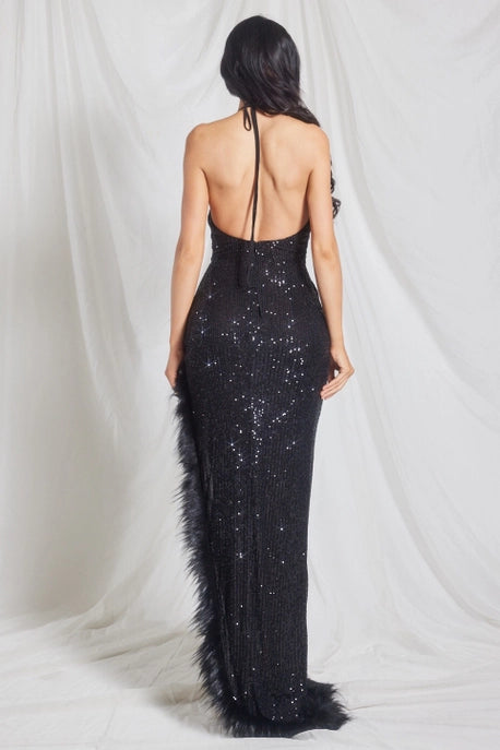 Robe longue à sequins avec bordure en fourrure