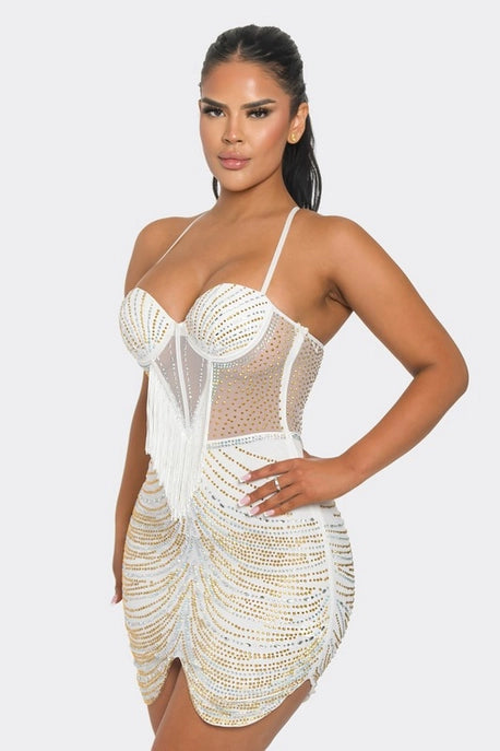 Robe moulante en résille avec strass