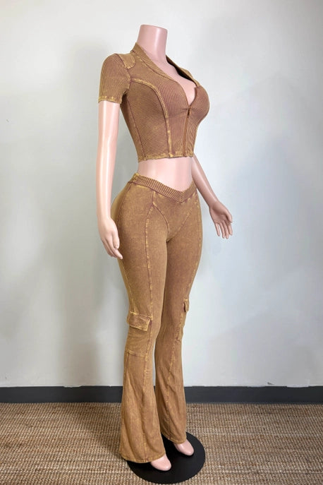 ENSEMBLE PANTALON AVEC POCHES LATÉRALES ET FERMETURE ÉCLAIR, LAVAGE MINÉRAL