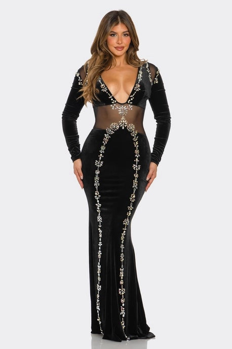 Robe à dos nu profond ornée de strass