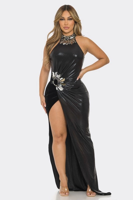 Robe maxi à col ras du cou métallique brillant avec strass