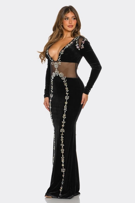 Robe à dos nu profond ornée de strass