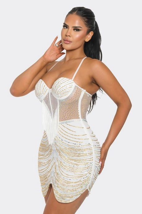 Robe moulante en résille avec strass