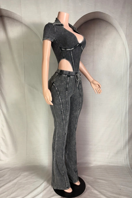 ENSEMBLE BODY ET PANTALON À COL EN V PROFOND LAVAGE MINÉRAL