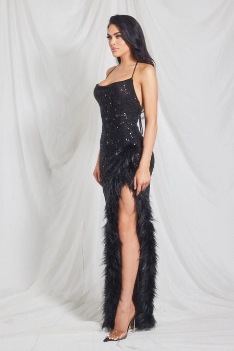 Robe longue à sequins avec bordure en fourrure