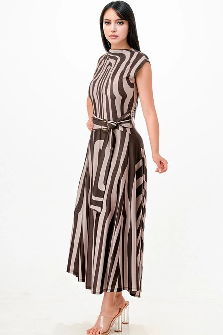 Robe midi à rayures avec ceinture et manches courtes
