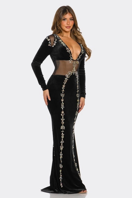 Robe à dos nu profond ornée de strass