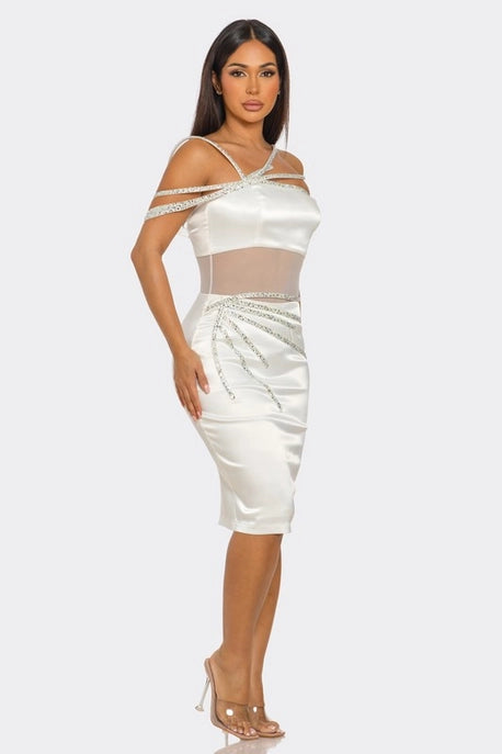 Robe Midi à Encolure Asymétrique