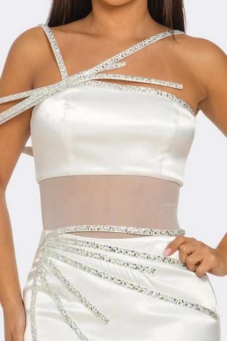 Robe Midi à Encolure Asymétrique