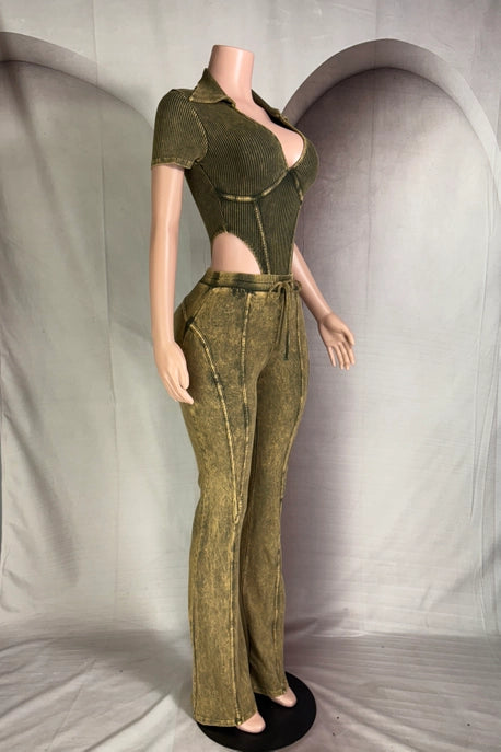 ENSEMBLE BODY ET PANTALON À COL EN V PROFOND LAVAGE MINÉRAL