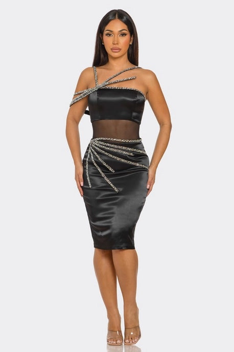 Robe Midi à Encolure Asymétrique