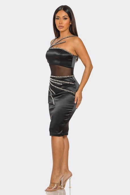 Robe Midi à Encolure Asymétrique