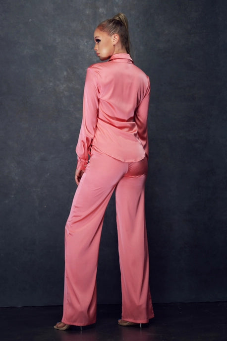 Ensemble haut et pantalon en satin