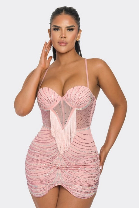 Robe moulante en résille avec strass