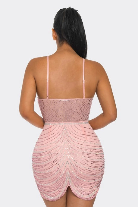 Robe moulante en résille avec strass